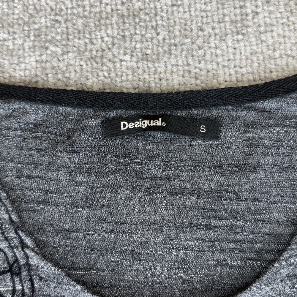 Desigual Gray Floral 1/2 Long Sleeve Top Blouse Shirt Womens S Asymmetrical Boho - Picture 6 of 11